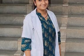 Dr Mugdha (Best Female Physiotherapist in Karol bagh, Model Town, Patel Nagar, Rajendra place, Kirti Nagar, Ramesh Nagar)